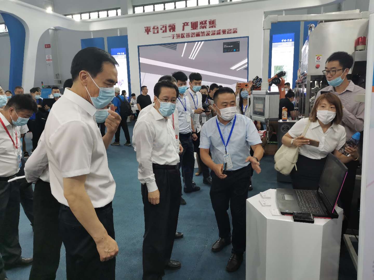 制博会即将落幕,米兰官方精彩继续(图2) 制博会即将落幕,米兰官方精彩继续(图2)